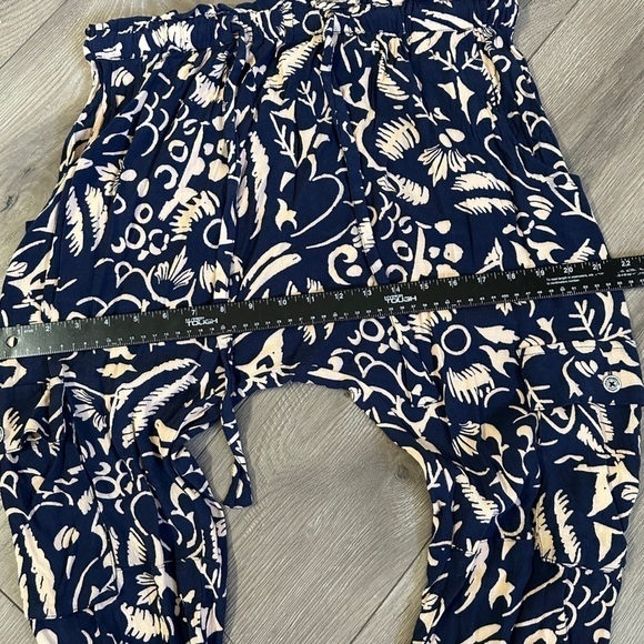 Anthropologie Hei Hei Harem Cargo Pants- Navy Cream size Medium - Picture 13 of 16
